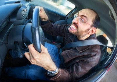 87% водителей в Омской области ругаются за рулем
