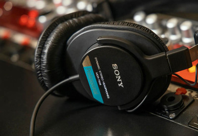 Прочитать публикацию «Студийные наушники: неотъемлемая часть оборудования для диджеев» Студийные наушники: неотъемлемая часть оборудования для диджеев